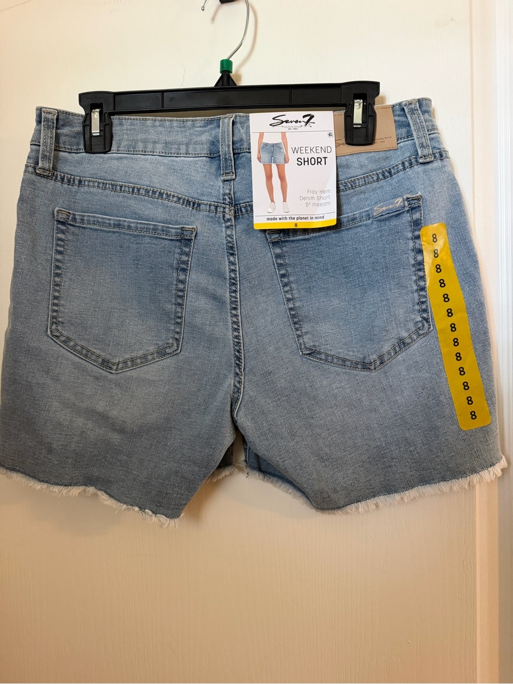 NWT Seven7 Weekend Denim Shorts 5" Fray Hem in Key West (light blue)   Size 8 - Picture 3 of 7